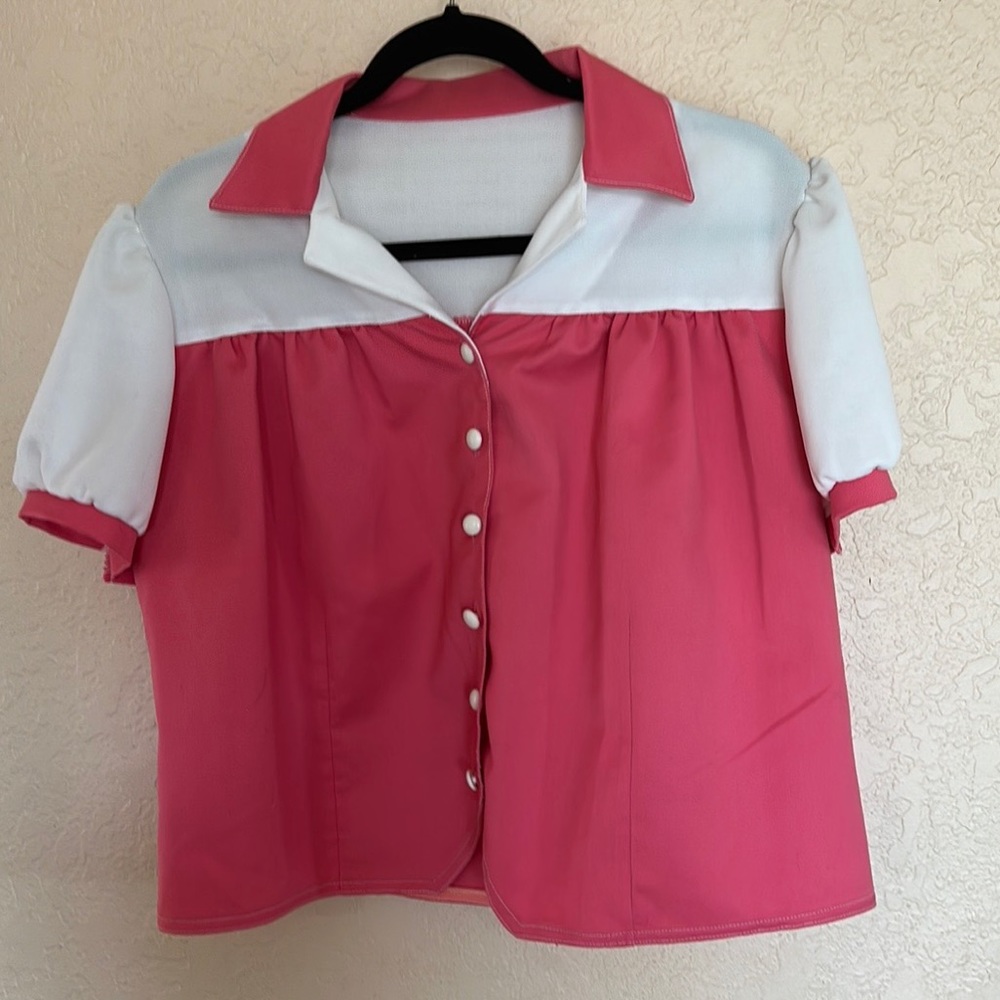 Cute vintage top!
